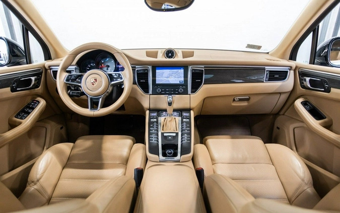 Porsche Macan cena 235000 przebieg: 51000, rok produkcji 2017 z Świeradów-Zdrój małe 781